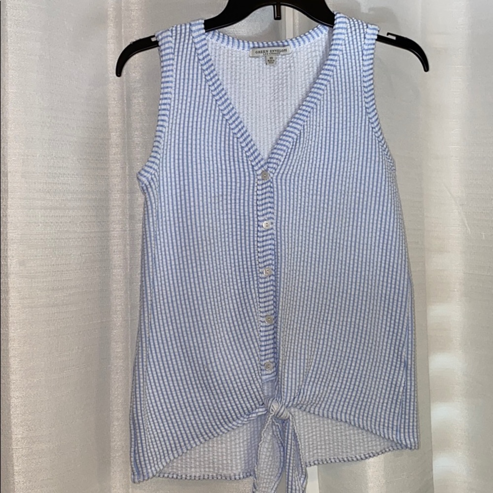 Striped front tie tank